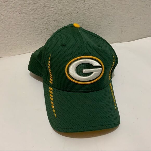 Green  Bay Packers 39 thirty Big G Embroidered Lettering Fitted Cap Med Large - Picture 1 of 6